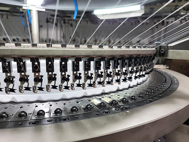 circular knitting machine needles